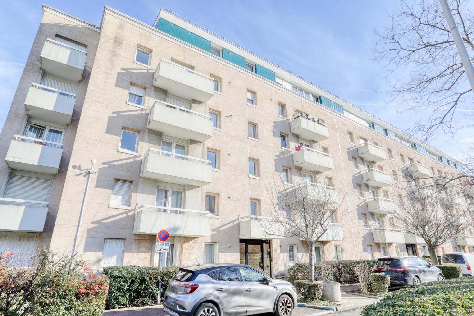Le Warm Cocon - Spacieux T3 - 5 Personnes - Wifi Et Parking Rosny-sous-Bois Exterior photo